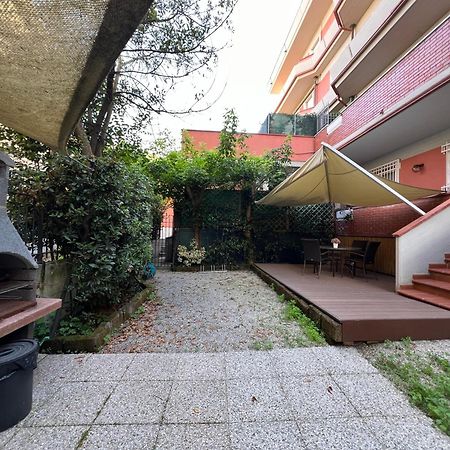Il Parco Apartments Marina di Massa Eksteriør billede